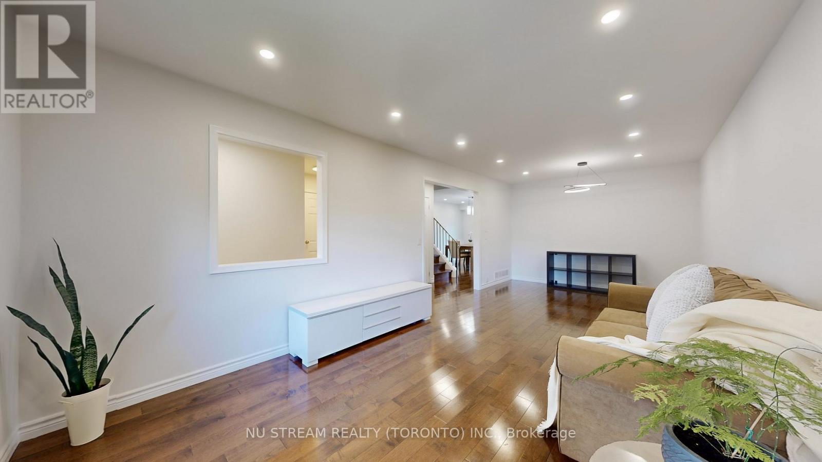 95 Madsen Crescent, Markham, Ontario  L3R 4P2 - Photo 4 - N12670676