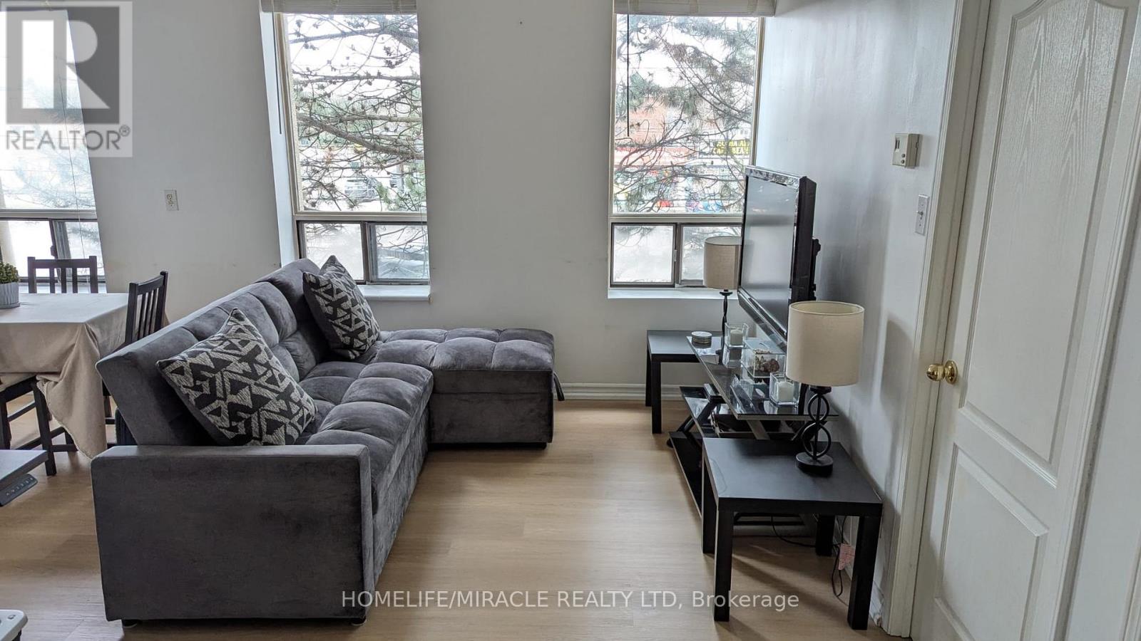 Unit 305 - 2874 Keele Street E, Toronto, Ontario  M3M 3C4 - Photo 3 - W12670640