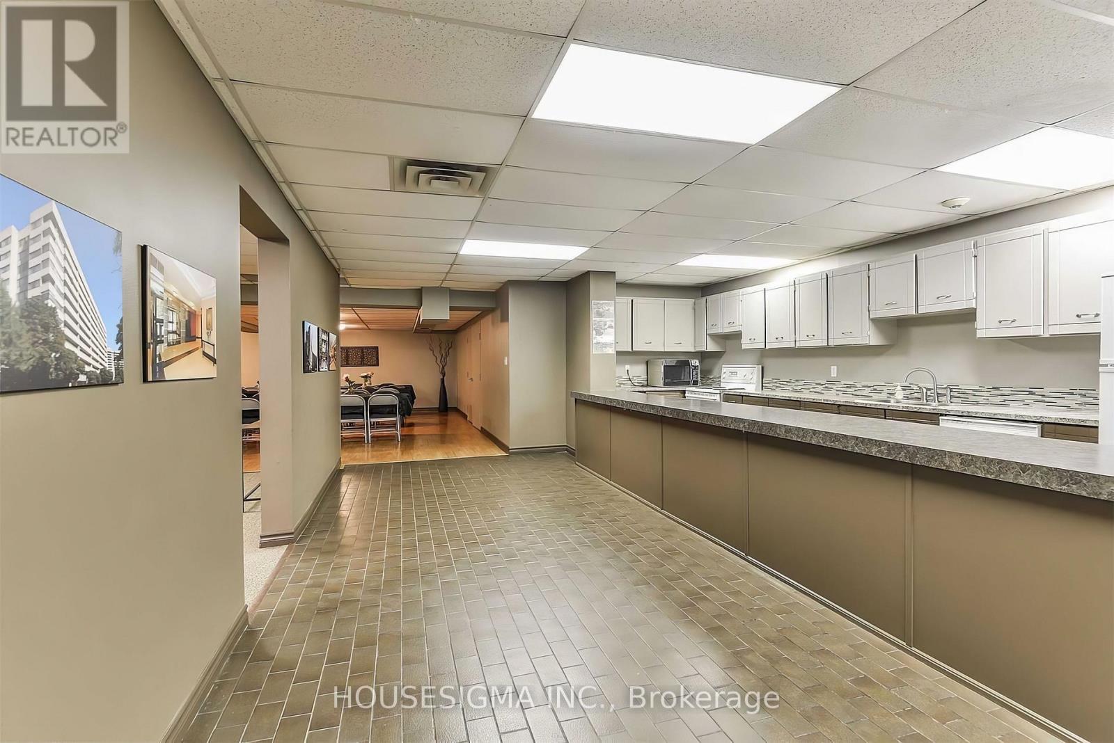 101 - 1320 Mississauga Valley Boulevard, Mississauga, Ontario  L5A 3S9 - Photo 31 - W12670652