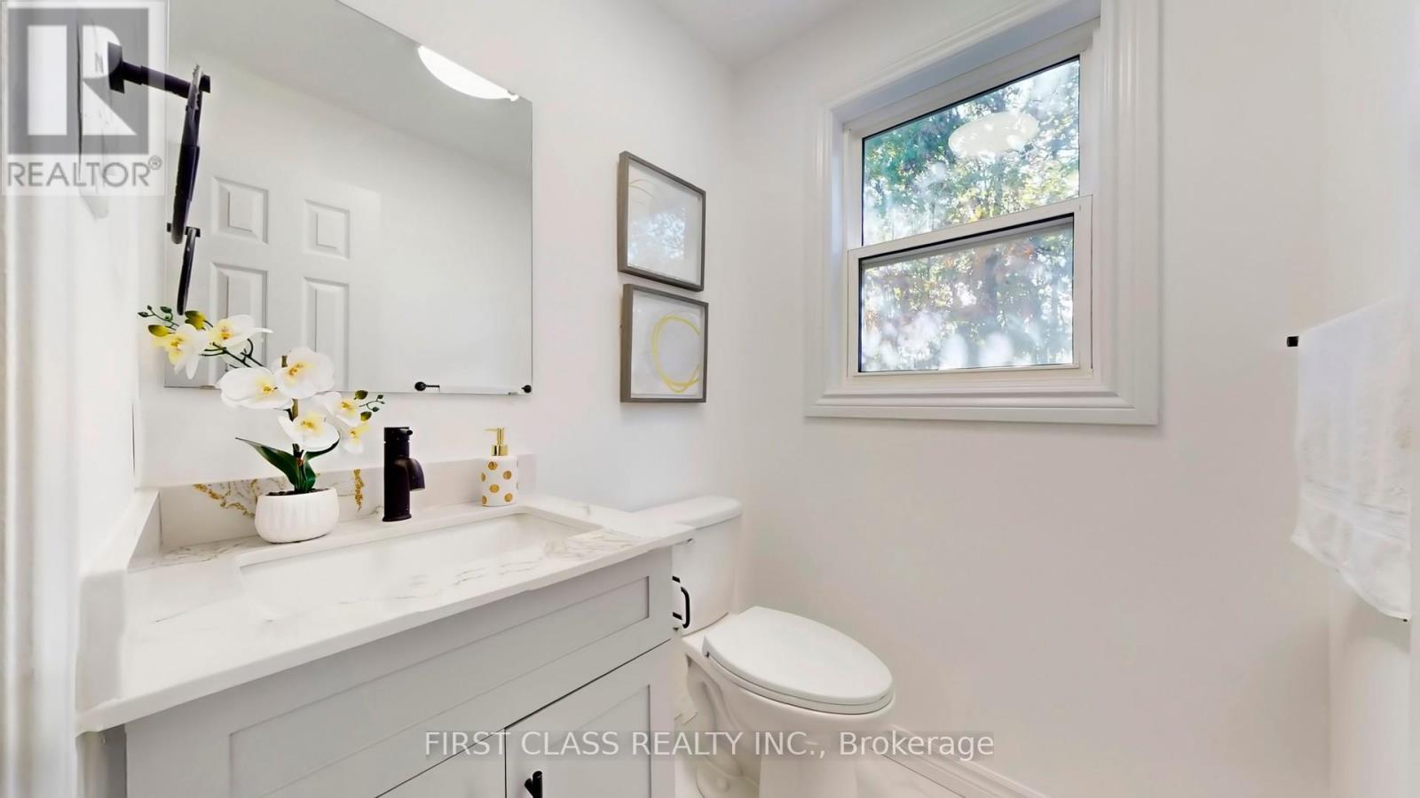 1180 Shagbark Crescent, Mississauga, Ontario  L5C 3P3 - Photo 17 - W12670654