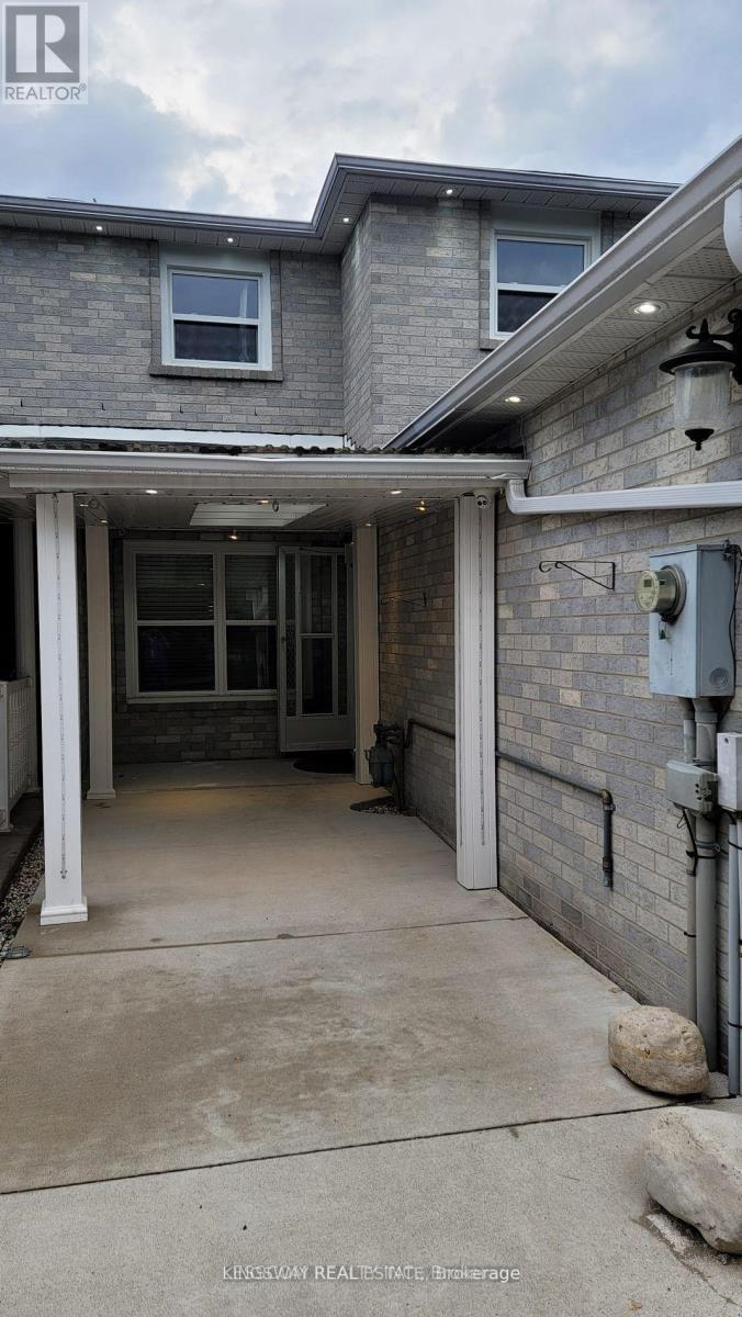 12 Silverstream Road, Brampton, Ontario  L6Z 4L2 - Photo 2 - W12670662