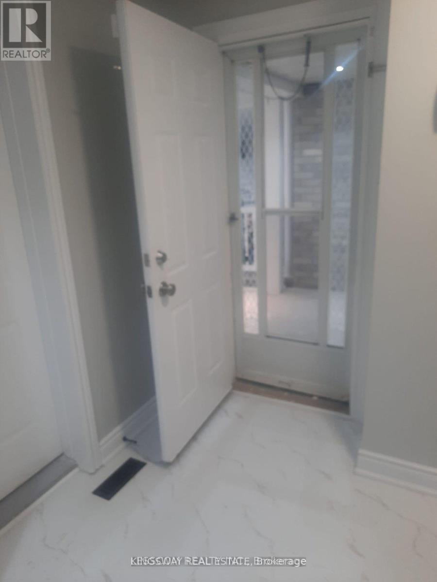 12 Silverstream Road, Brampton, Ontario  L6Z 4L2 - Photo 3 - W12670662