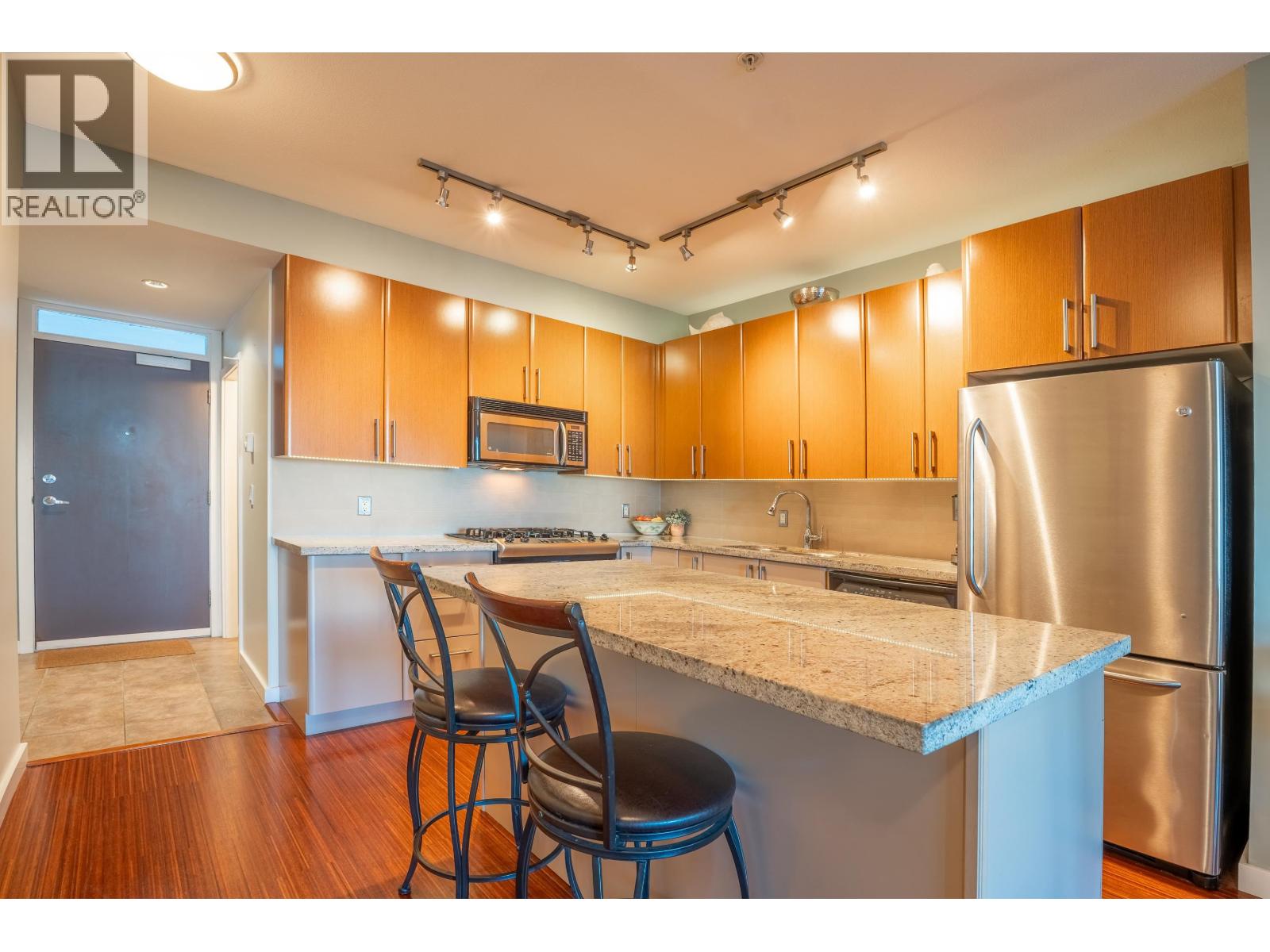 105 5160 Davis Bay Road, Sechelt, British Columbia  V7Z 0H3 - Photo 3 - R3068509