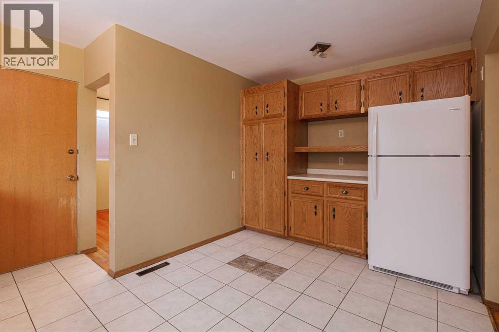 6123 Lacombe Way Sw, Calgary, Alberta  t3e 5t4 - Photo 9 - A2273752