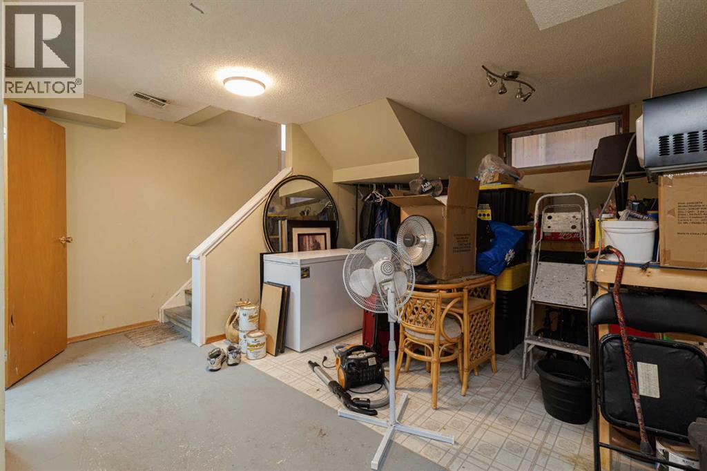 6123 Lacombe Way Sw, Calgary, Alberta  t3e 5t4 - Photo 19 - A2273752