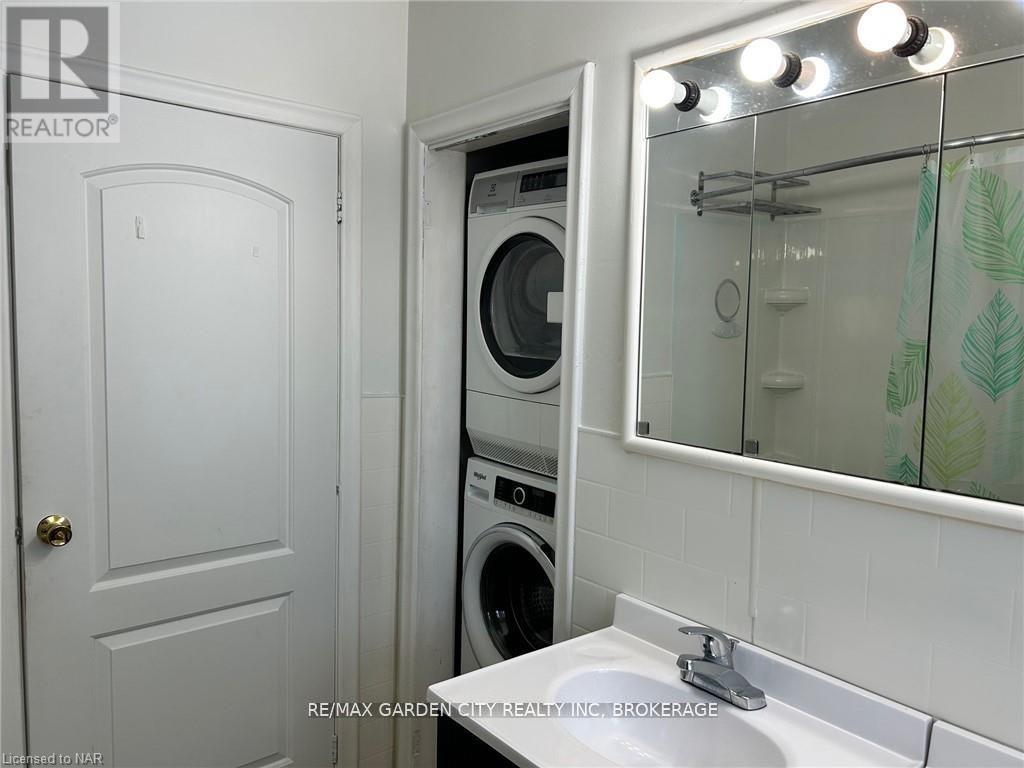 Upper - 834 David Street, Welland, Ontario  L3B 2C3 - Photo 14 - X12670732