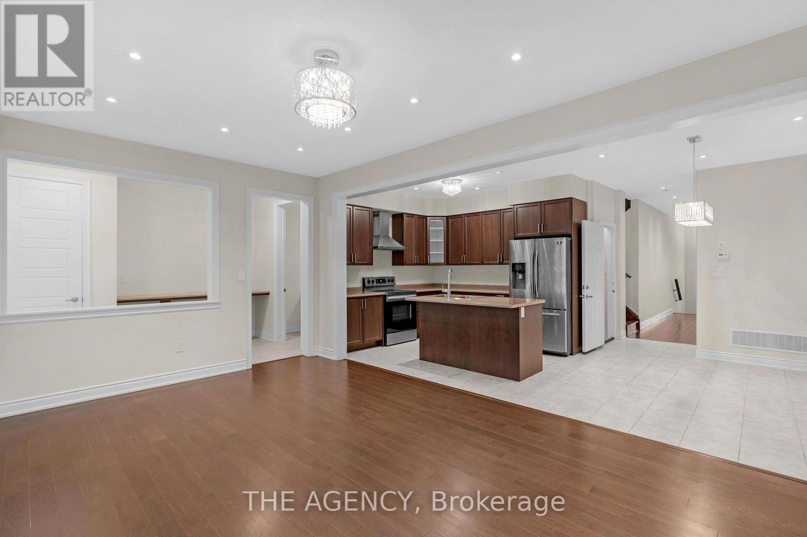 223 Thompson Road, Haldimand, Ontario  N3W 0C4 - Photo 11 - X12670726