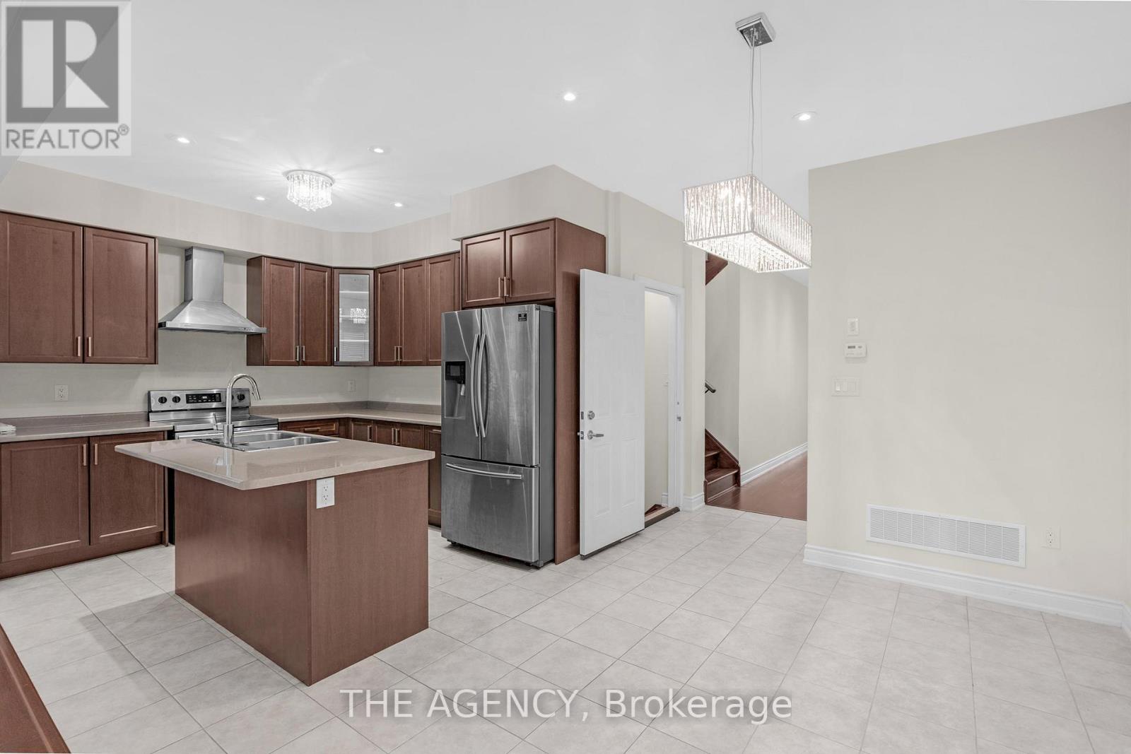 223 Thompson Road, Haldimand, Ontario  N3W 0C4 - Photo 9 - X12670726