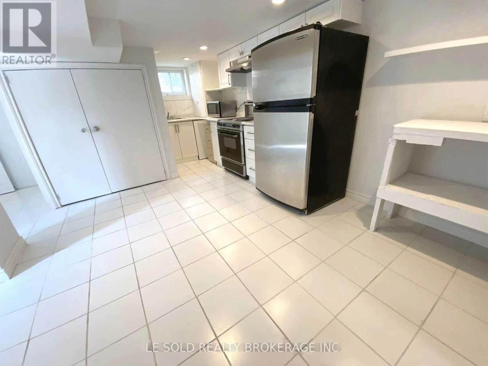 Bsmt Room - 112 Leland Street, Hamilton, Ontario  L8S 3A2 - Photo 2 - X12670738