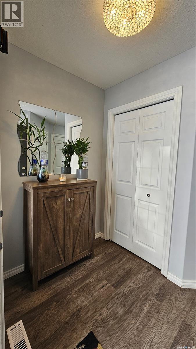 10 103 Banyan Crescent, Saskatoon, Saskatchewan  S7V 1G2 - Photo 3 - SK026327