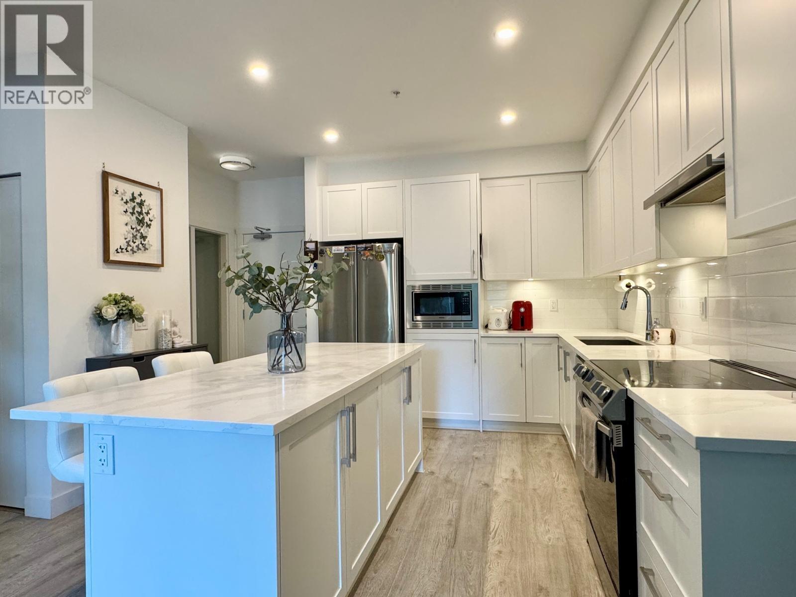 208 2160 Grant Avenue, Port Coquitlam, British Columbia  V3B 0T3 - Photo 2 - R3076555