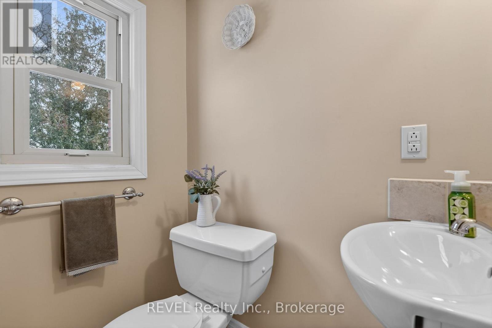 239 Becken Crescent, Welland, Ontario  L3B 5N4 - Photo 31 - X12670774