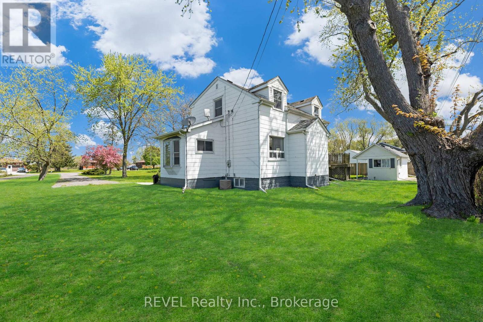 239 Becken Crescent, Welland, Ontario  L3B 5N4 - Photo 46 - X12670774