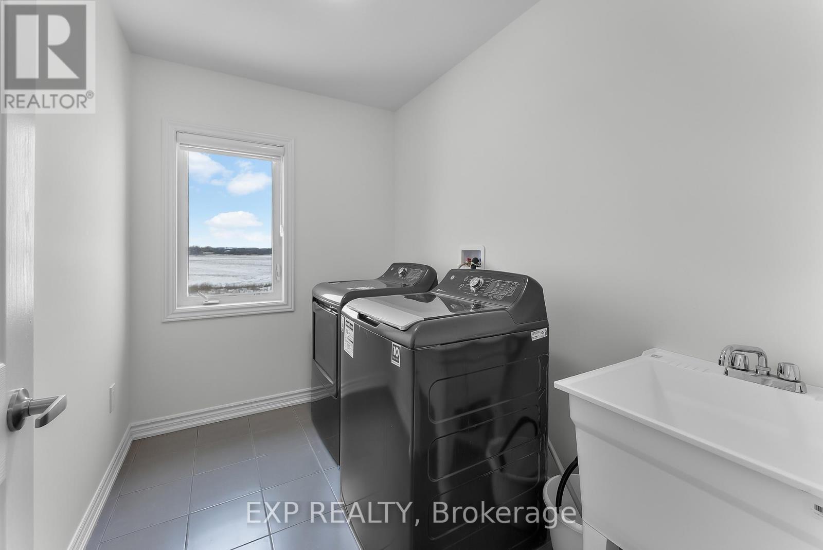 229 Vanilla Trail, Thorold, Ontario  L2V 0L3 - Photo 24 - X12670780