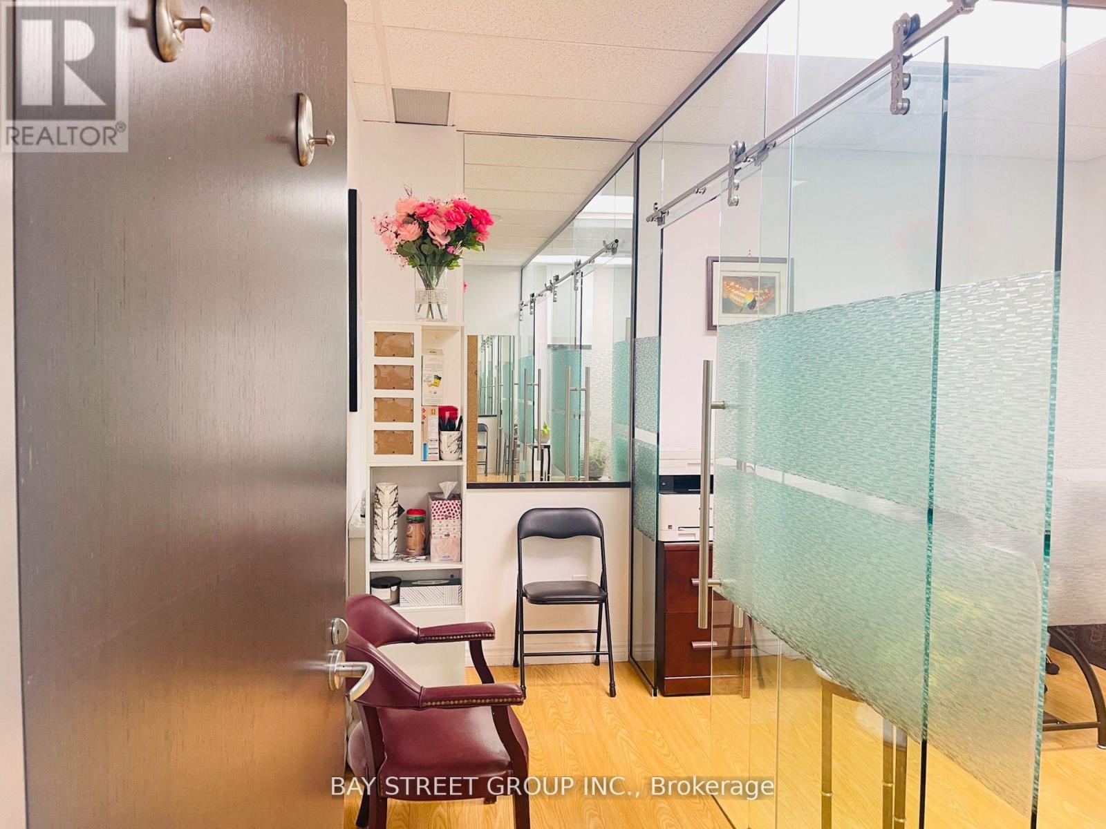 352 - 4750 Yonge Street, Toronto, Ontario  M2N 0J6 - Photo 2 - C12670772