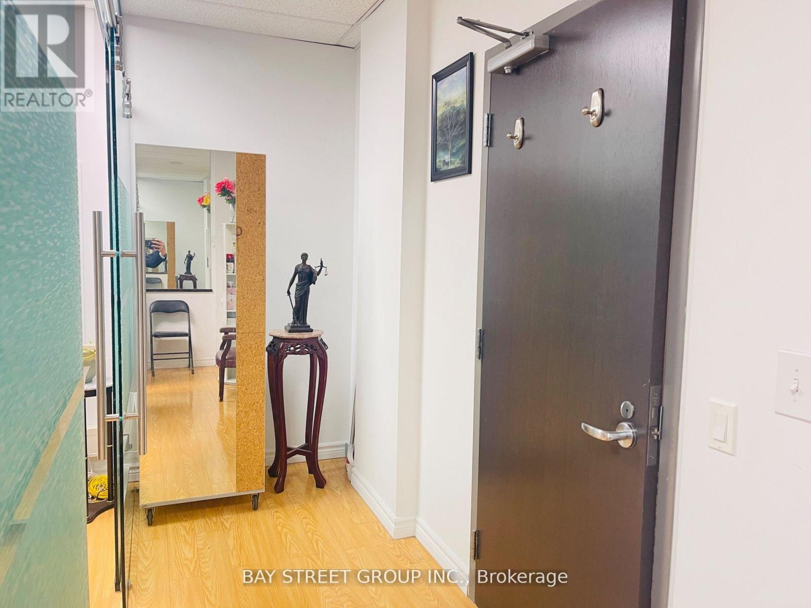 352 - 4750 Yonge Street, Toronto, Ontario  M2N 0J6 - Photo 3 - C12670772