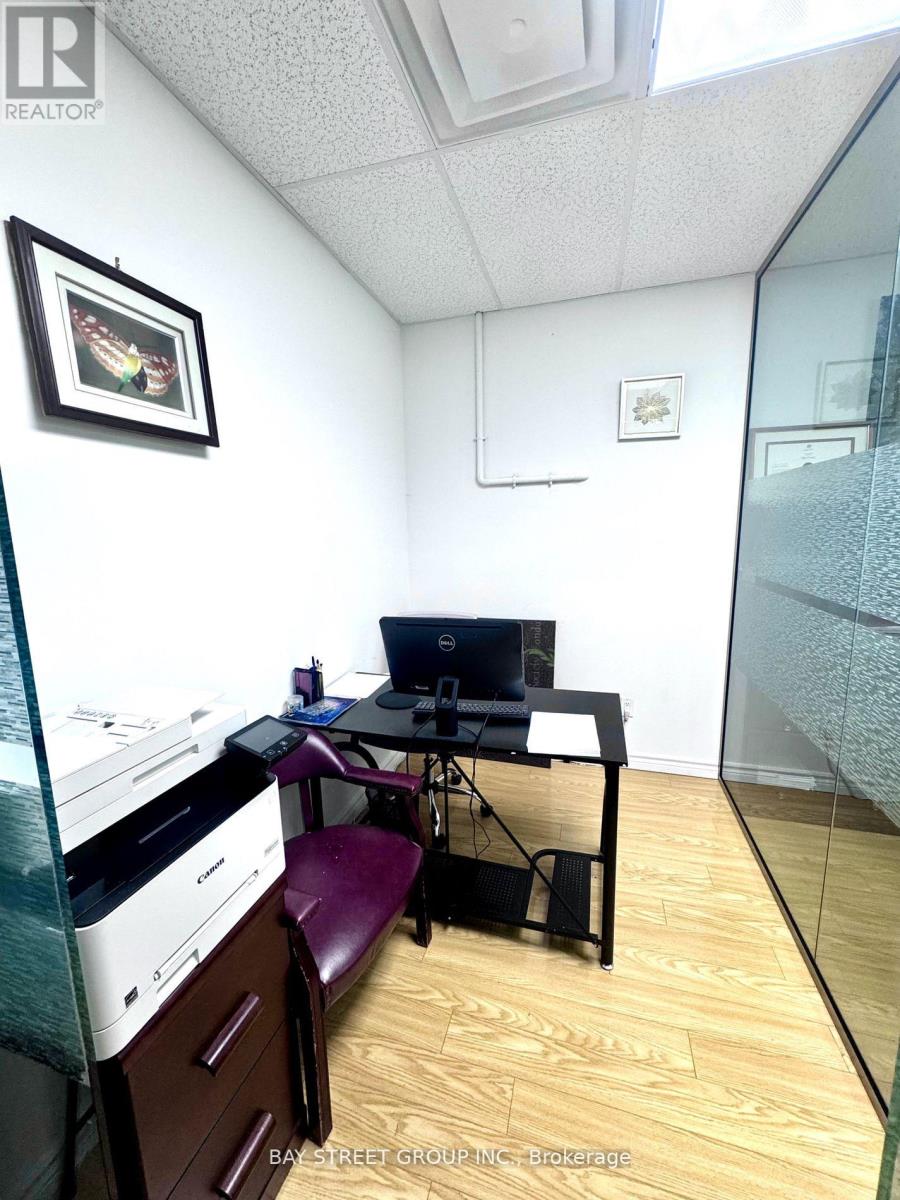 352 - 4750 Yonge Street, Toronto, Ontario  M2N 0J6 - Photo 4 - C12670772