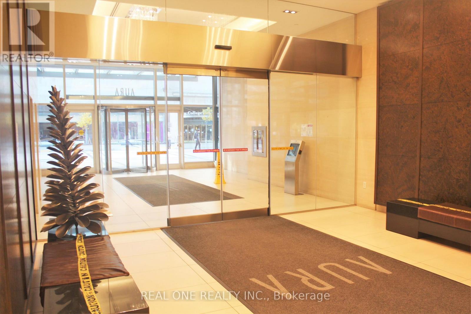 4010 - 386 Yonge Street, Toronto, Ontario  M5B 0A5 - Photo 6 - C12670790