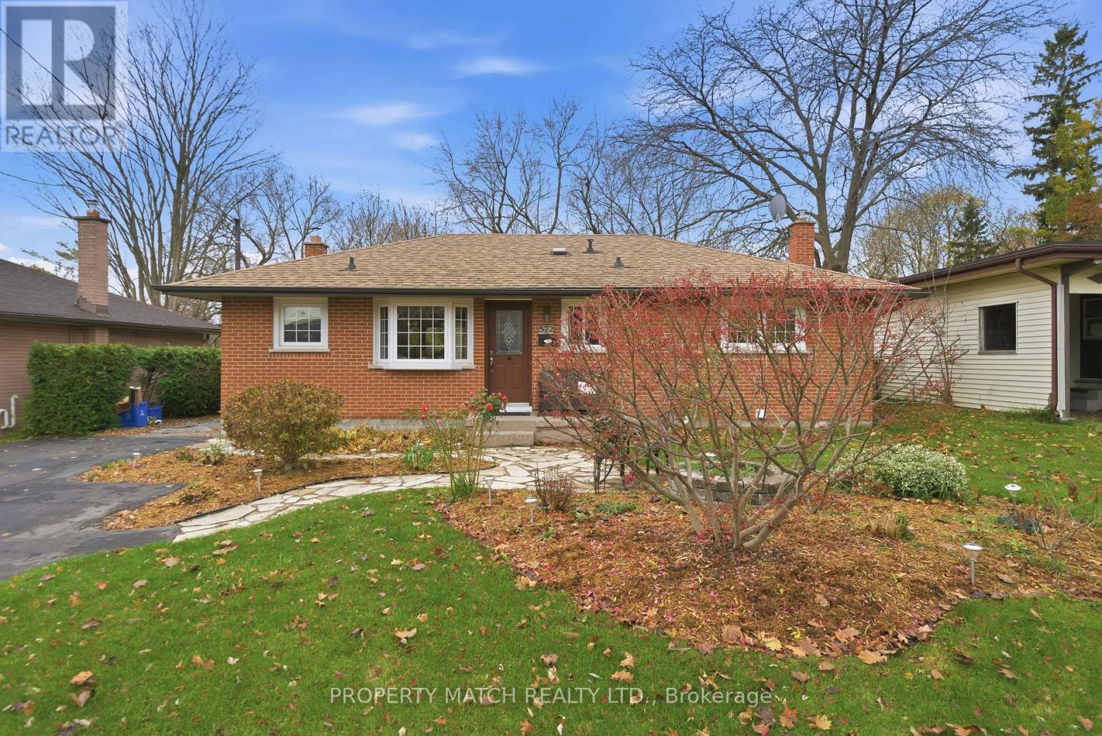 572 Wychwood Street, Oshawa, Ontario  L1G 2T3 - Photo 2 - E12670812