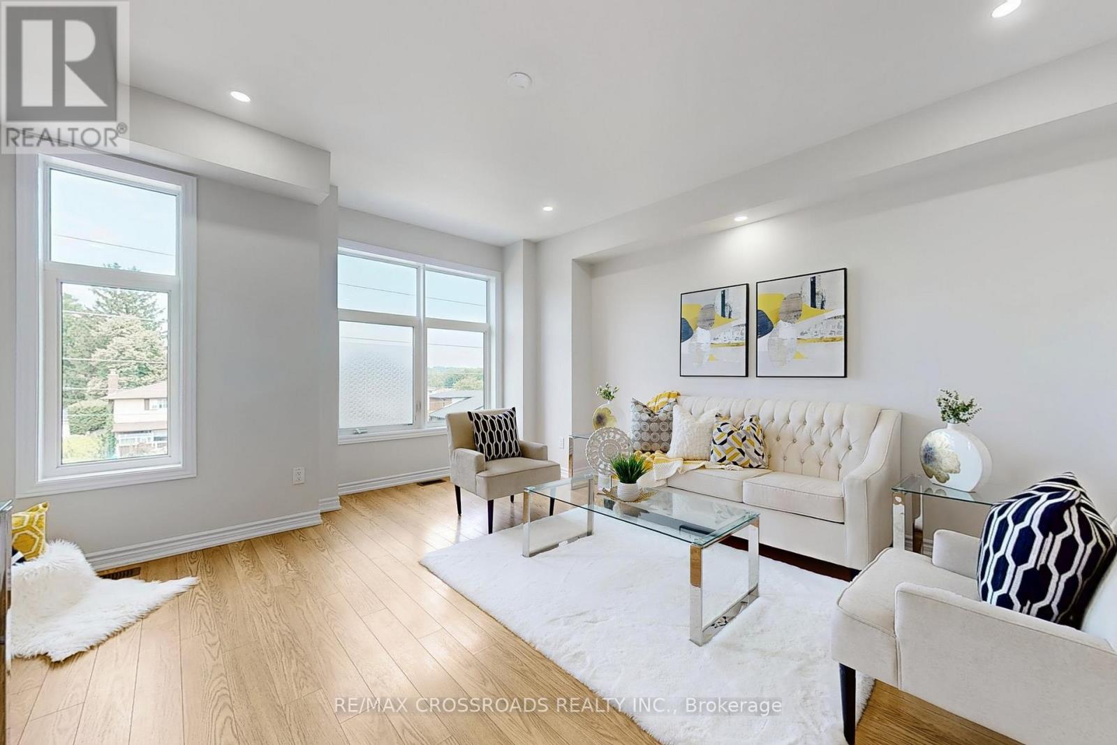 384 Okanagan Path, Oshawa, Ontario  L1H 0B1 - Photo 3 - E12670814