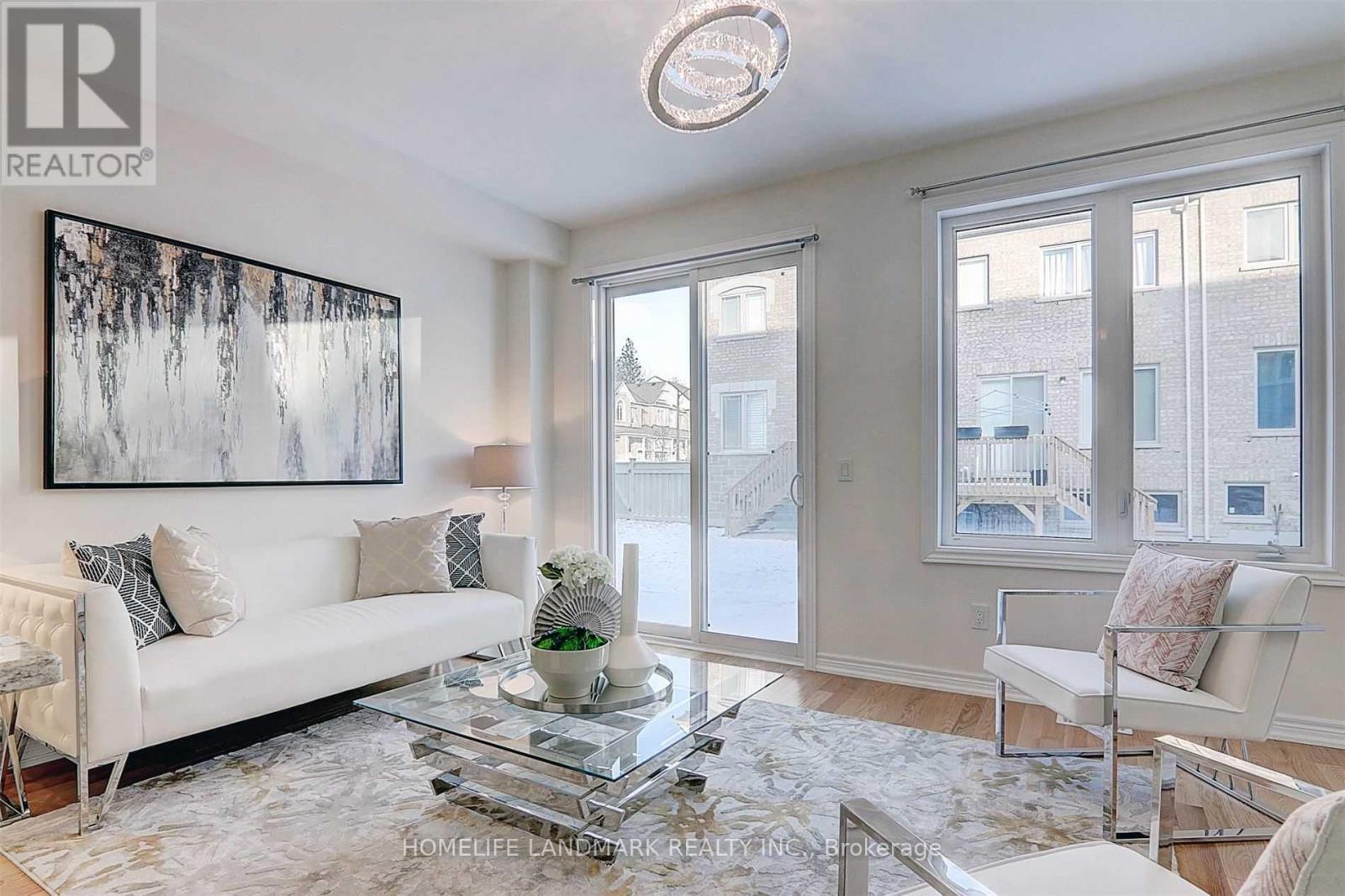 47 Durblee Avenue, Aurora, Ontario  L4G 0Z8 - Photo 10 - N12670760