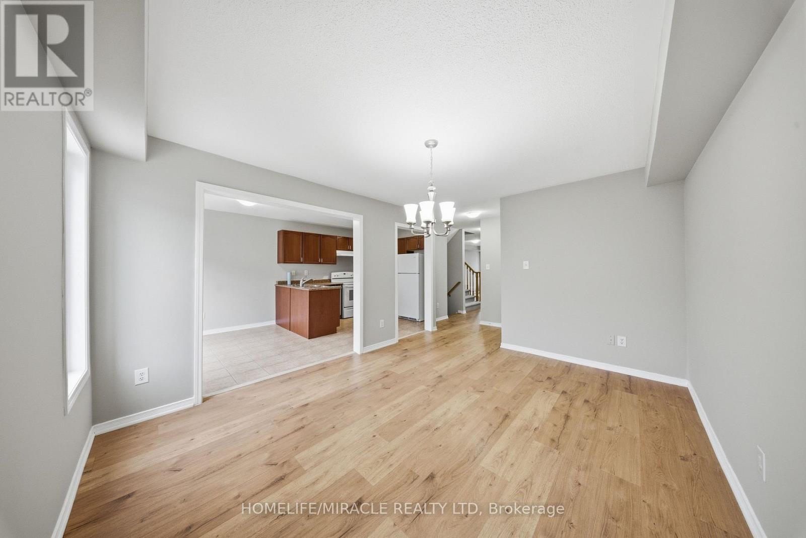 12 Diana Way, Barrie (Innis-Shore), Ontario  L4M 7H2 - Photo 17 - S12670764