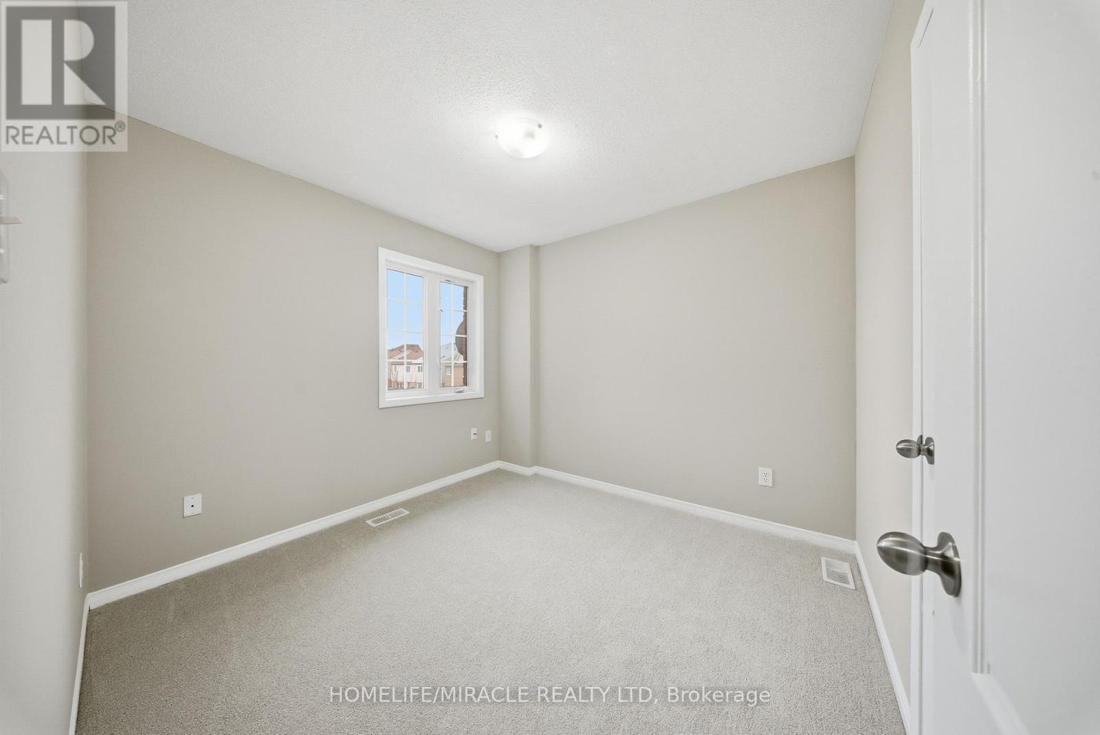 12 Diana Way, Barrie (Innis-Shore), Ontario  L4M 7H2 - Photo 28 - S12670764