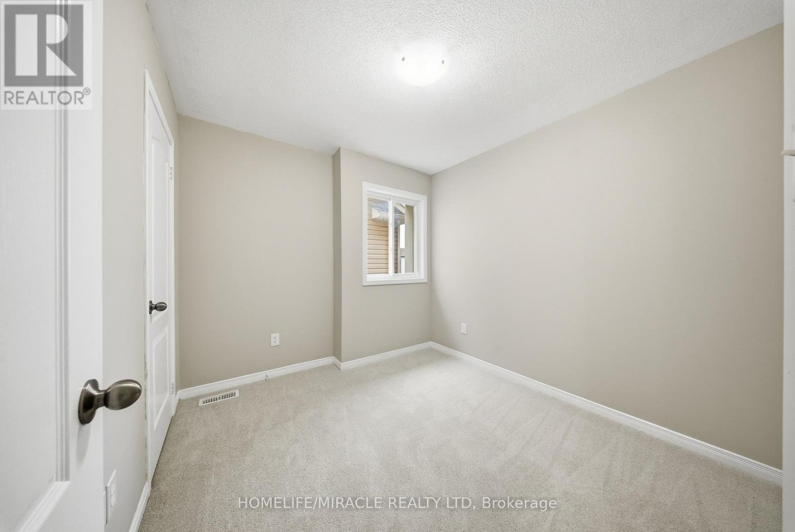 12 Diana Way, Barrie (Innis-Shore), Ontario  L4M 7H2 - Photo 29 - S12670764