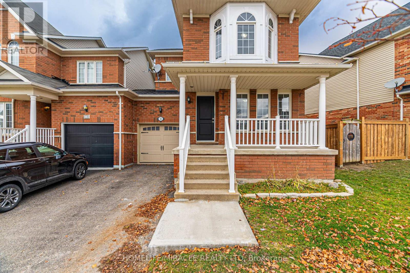 12 Diana Way, Barrie (Innis-Shore), Ontario  L4M 7H2 - Photo 4 - S12670764