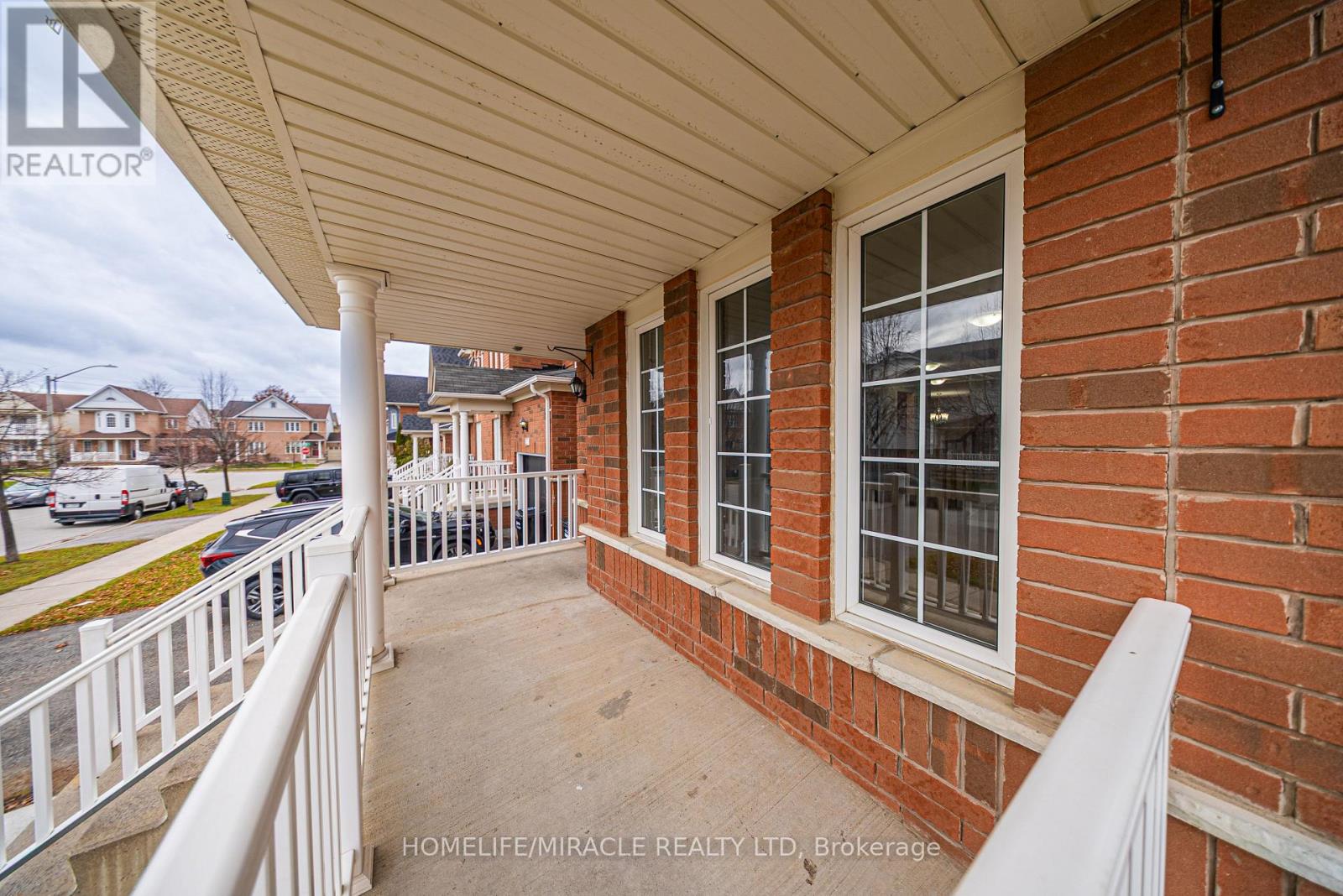 12 Diana Way, Barrie (Innis-Shore), Ontario  L4M 7H2 - Photo 8 - S12670764