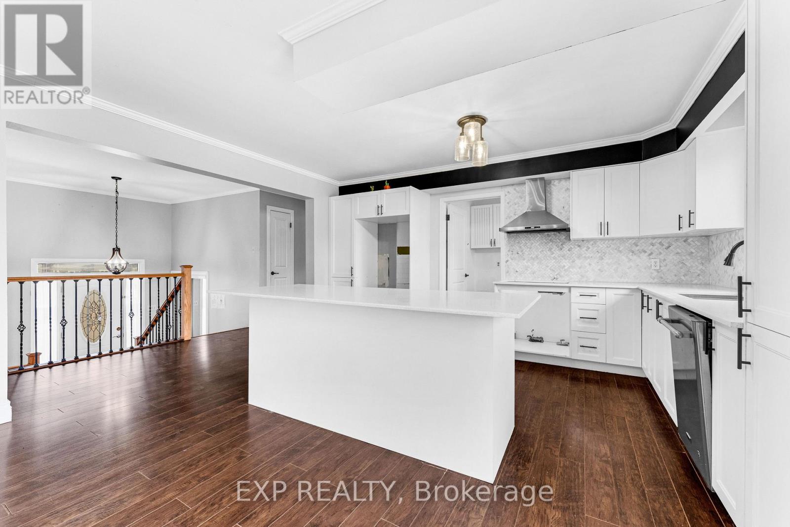 20 Wasaga Sands Drive, Wasaga Beach, Ontario  L9Z 1J6 - Photo 12 - S12670776