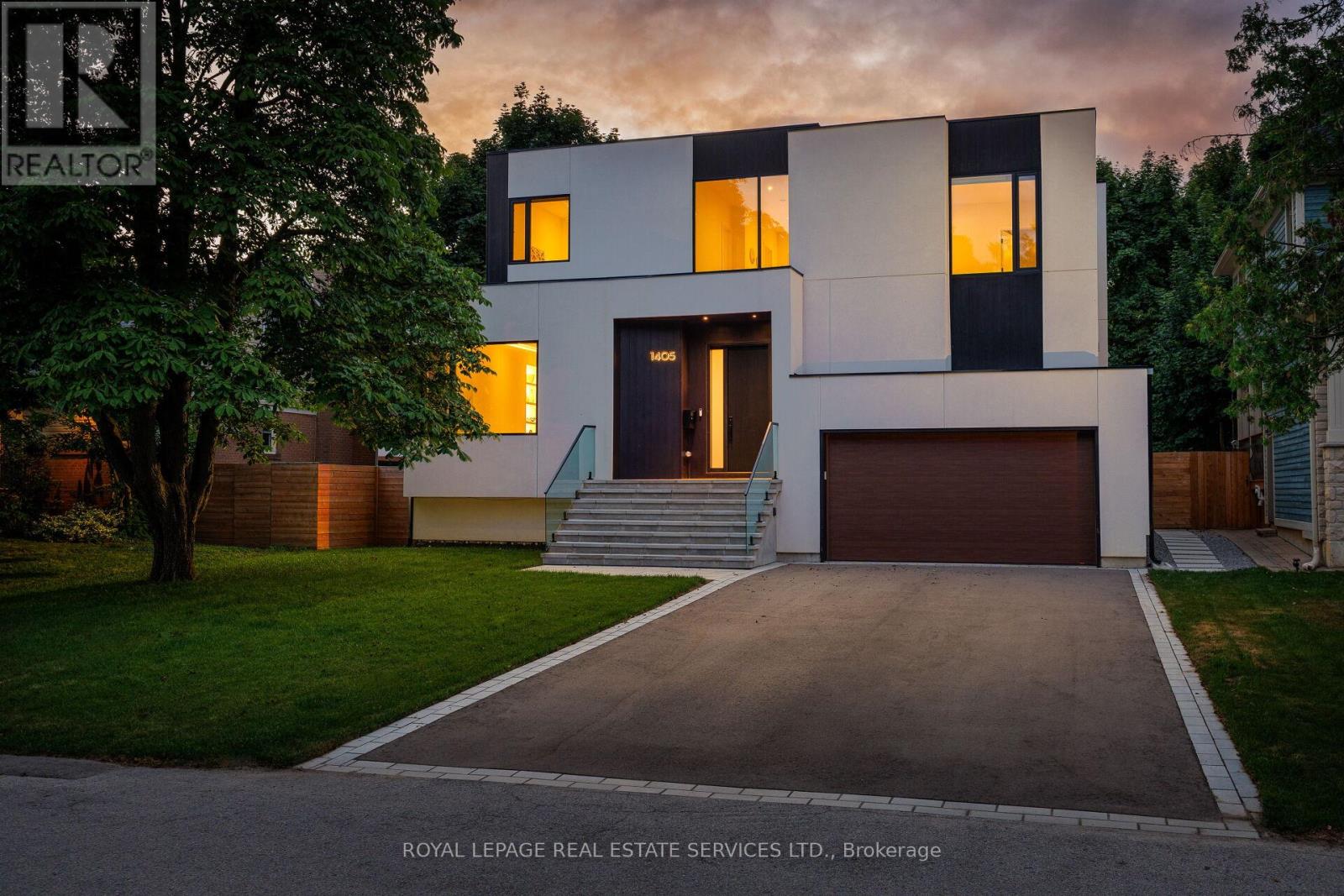 1405 Acton Crescent, Oakville, Ontario  L6J 2S6 - Photo 1 - W12670748