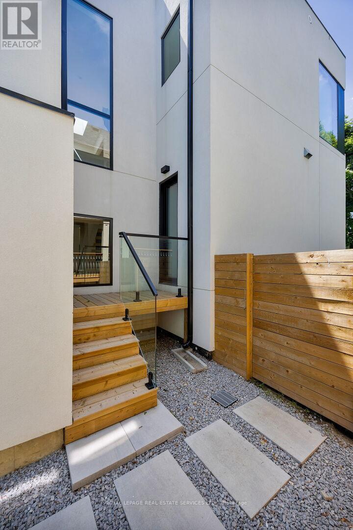 1405 Acton Crescent, Oakville, Ontario  L6J 2S6 - Photo 23 - W12670748