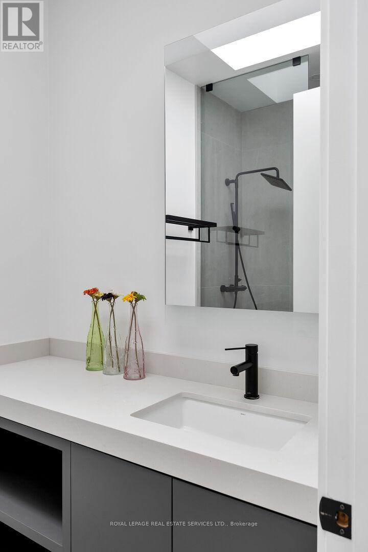 1405 Acton Crescent, Oakville, Ontario  L6J 2S6 - Photo 35 - W12670748