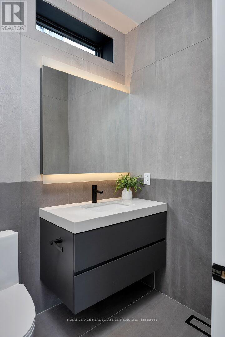 1405 Acton Crescent, Oakville, Ontario  L6J 2S6 - Photo 38 - W12670748