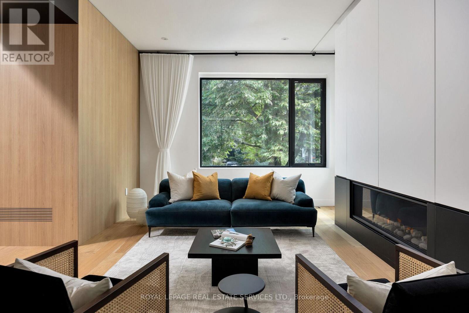 1405 Acton Crescent, Oakville, Ontario  L6J 2S6 - Photo 9 - W12670748