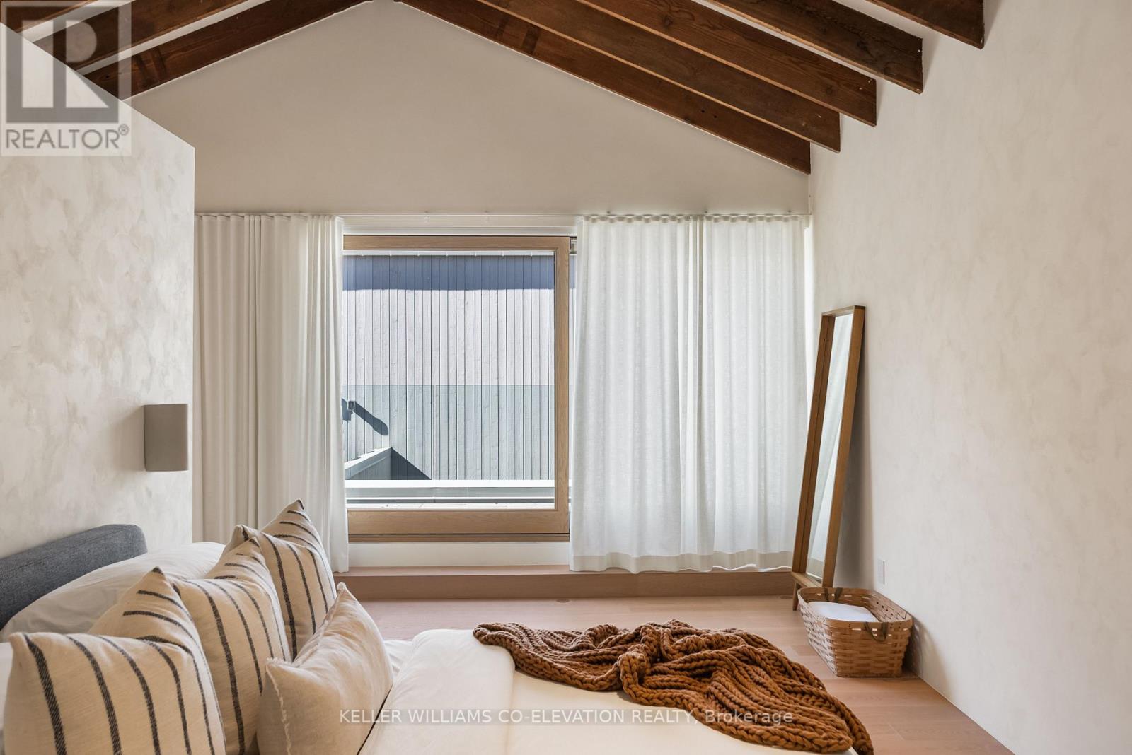 722 Lansdowne Avenue, Toronto, Ontario  M6H 3Y8 - Photo 10 - W12670794