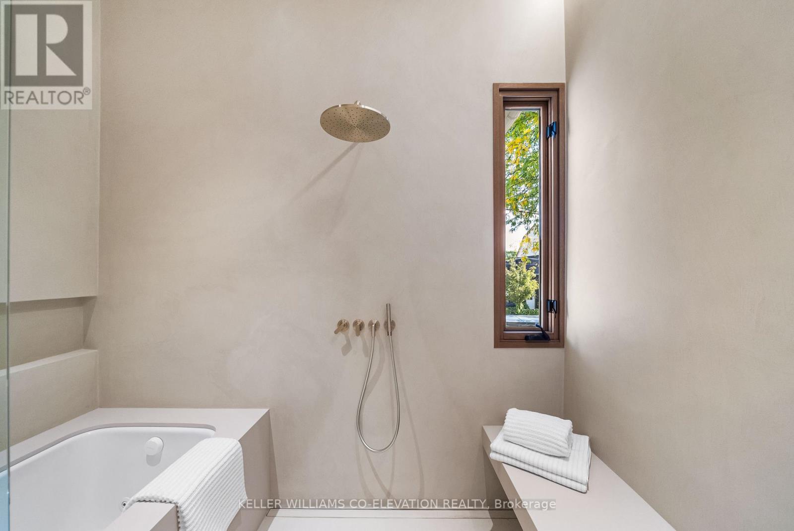 722 Lansdowne Avenue, Toronto, Ontario  M6H 3Y8 - Photo 13 - W12670794