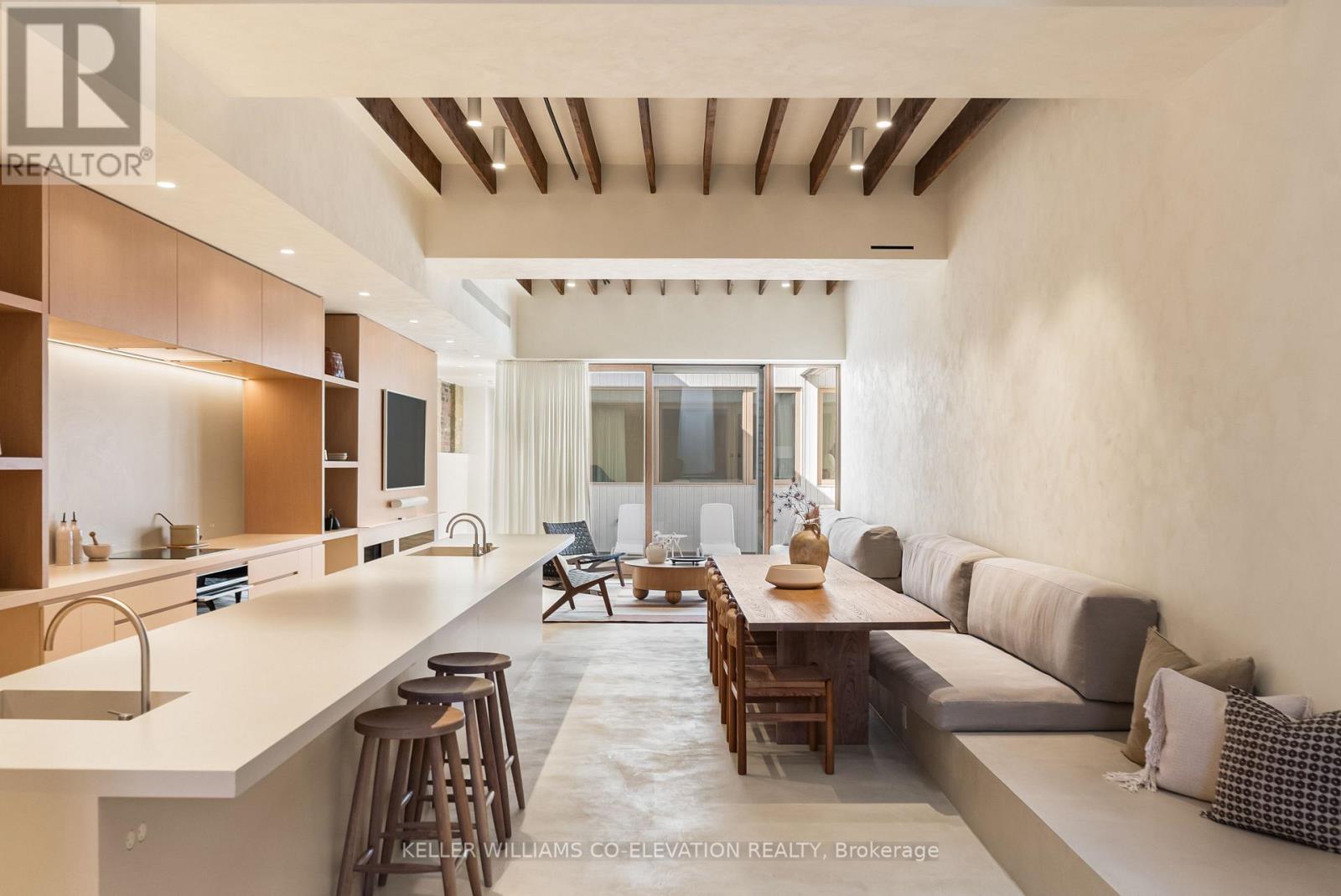 722 Lansdowne Avenue, Toronto, Ontario  M6H 3Y8 - Photo 4 - W12670794