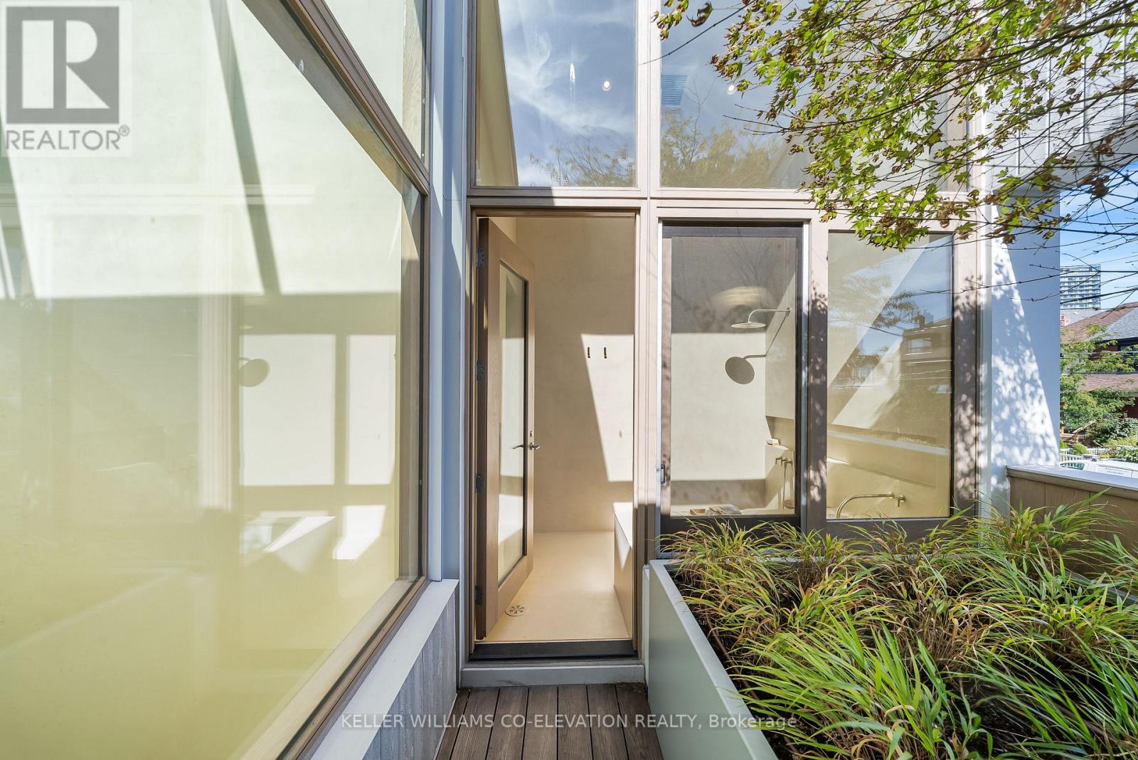 722 Lansdowne Avenue, Toronto, Ontario  M6H 3Y8 - Photo 44 - W12670794