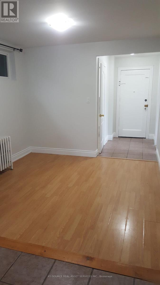 3 - 44 Bartonville Avenue W, Toronto, Ontario  M6M 2B5 - Photo 3 - W12670798