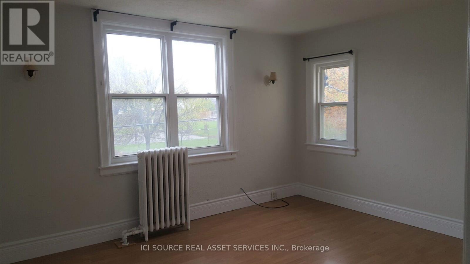 3 - 44 Bartonville Avenue W, Toronto, Ontario  M6M 2B5 - Photo 6 - W12670798