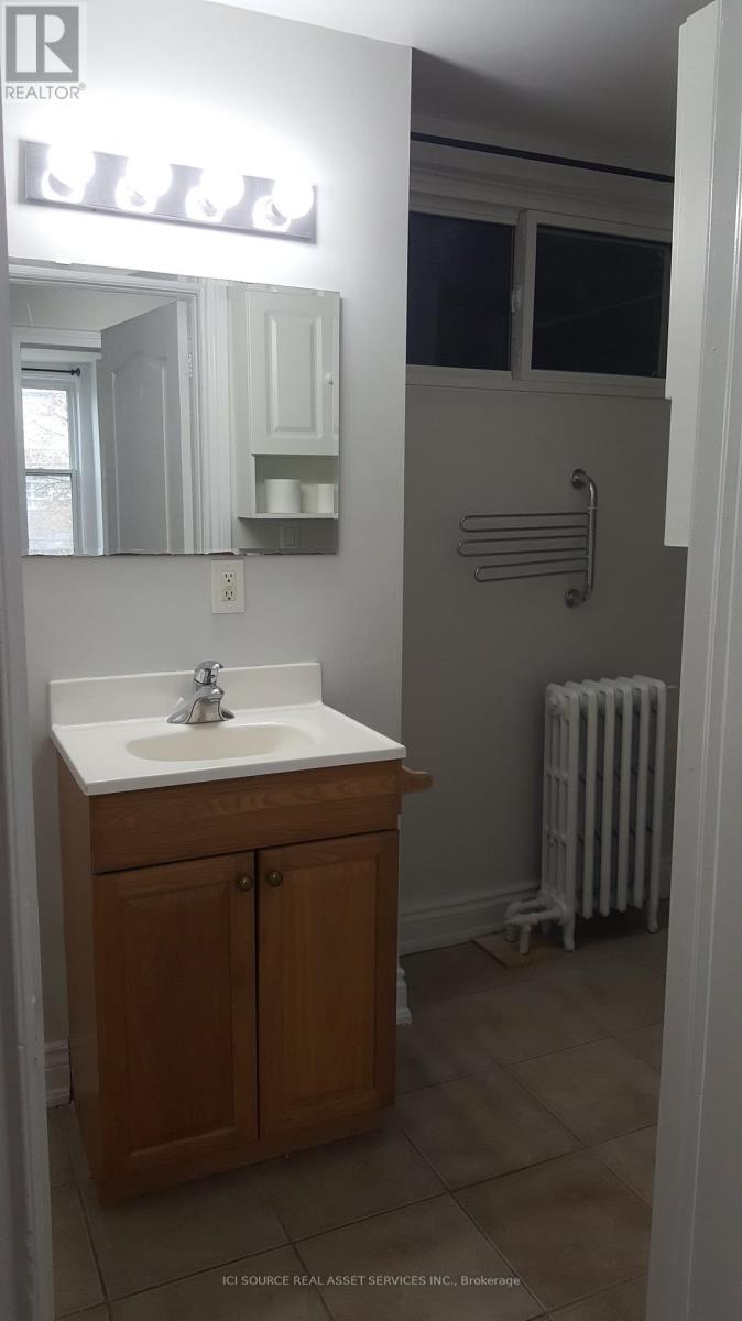 3 - 44 Bartonville Avenue W, Toronto, Ontario  M6M 2B5 - Photo 9 - W12670798