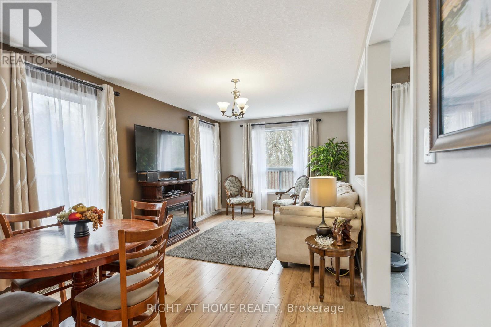 40 Chillico Drive, Guelph, Ontario  N1K 1Y8 - Photo 2 - X12670754