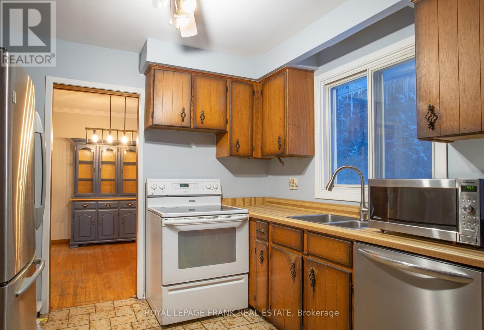 41 Felcher Boulevard, Whitchurch-Stouffville, Ontario  L4A 3H4 - Photo 7 - N12670844