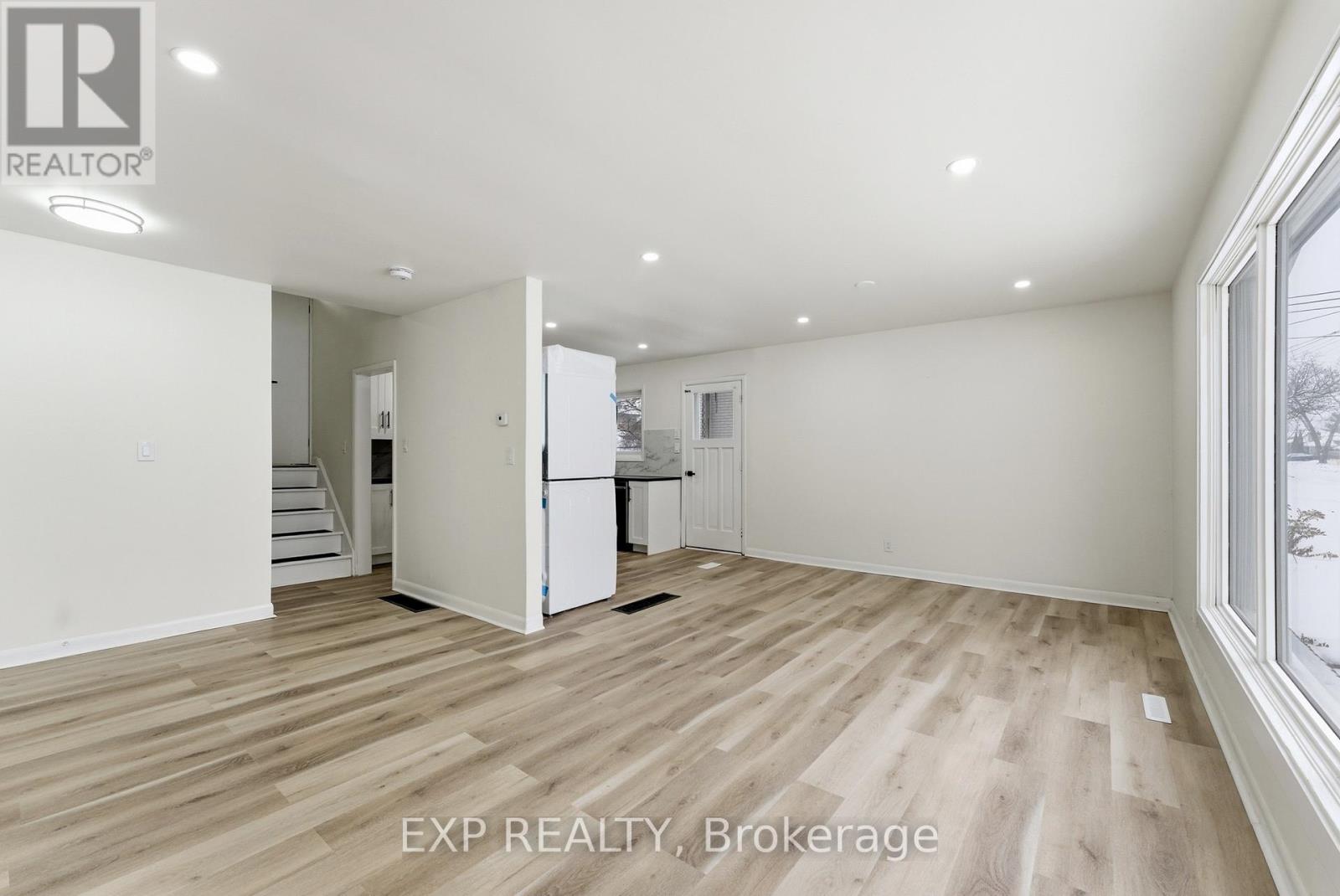 94 Rollins Drive, Belleville, Ontario  K8N 4J5 - Photo 9 - X12670824