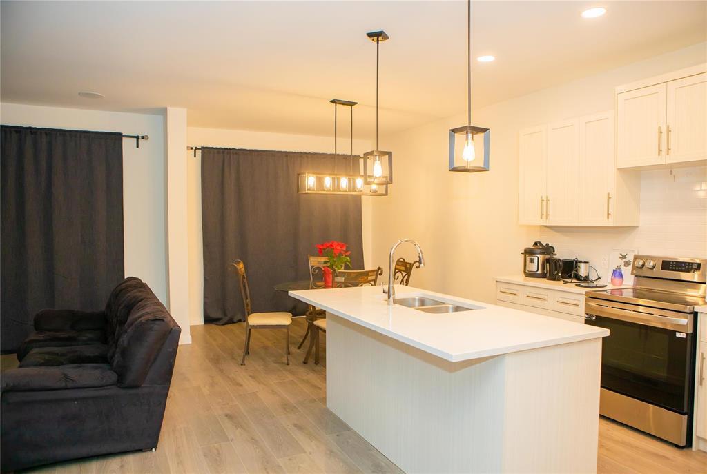 111 Snowy  Owl Crescent, Winnipeg, Manitoba  R3X 0V2 - Photo 1 - 202600383