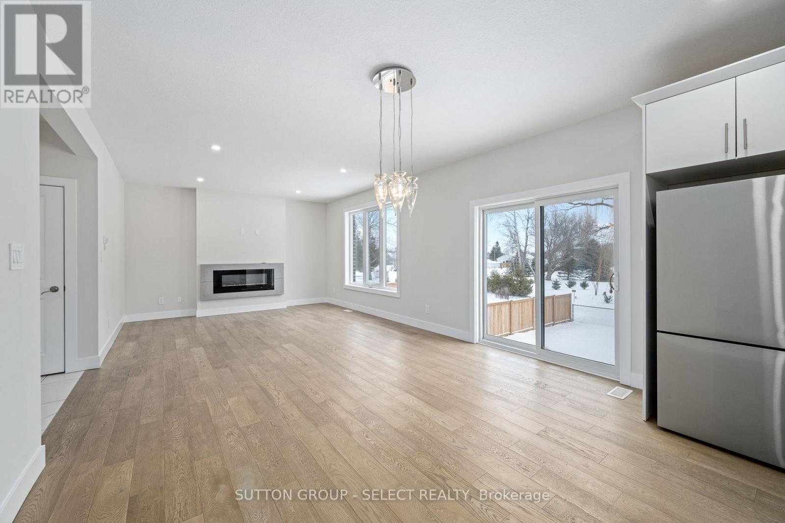 70 Royal Crescent, Southwold (Talbotville), Ontario  N5P 3T2 - Photo 15 - X12670832