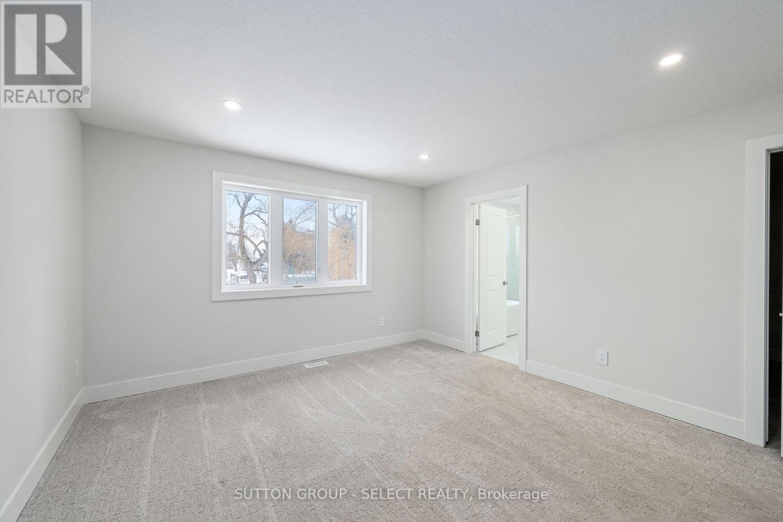 70 Royal Crescent, Southwold (Talbotville), Ontario  N5P 3T2 - Photo 23 - X12670832