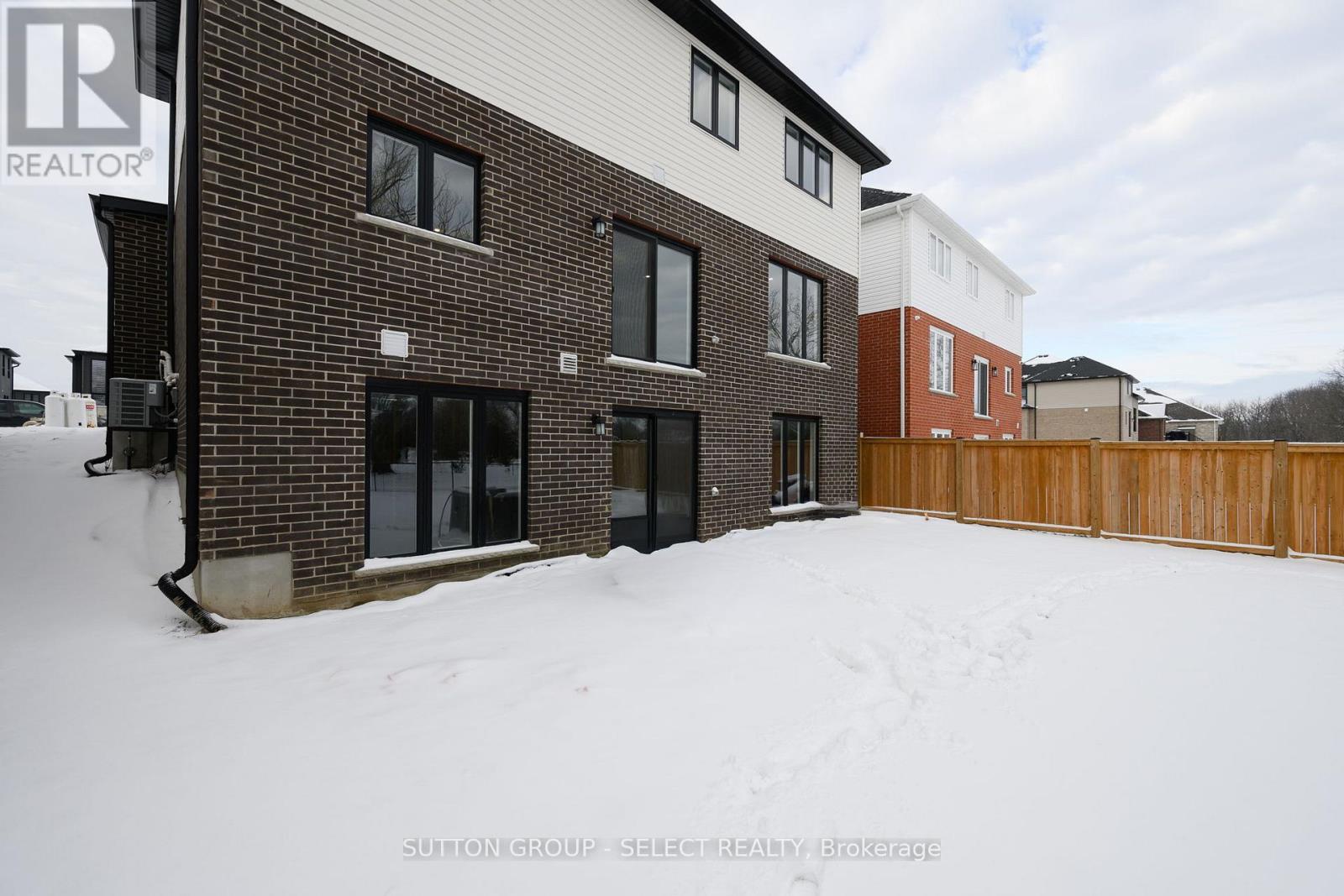 70 Royal Crescent, Southwold (Talbotville), Ontario  N5P 3T2 - Photo 43 - X12670832